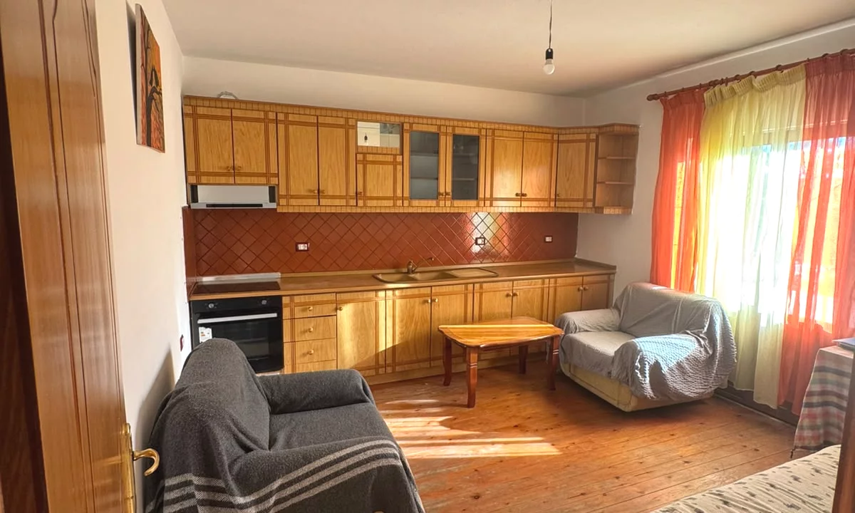 Shtepi me qera Apartament ne Tirane, 2+1, Mobilimi E mobiluar, Pagesa 38,000  Leke.
