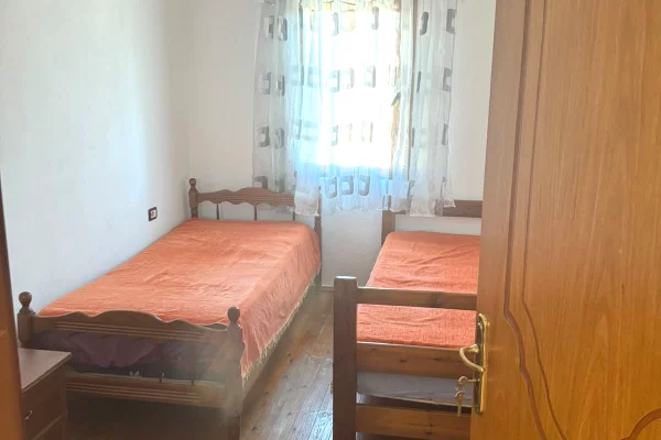 Jepet me qera Apartamenti 2+1 ne Allias