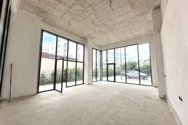 Ambient biznesi ne shitje 1+1 ne Tirane - 412,500 Euro