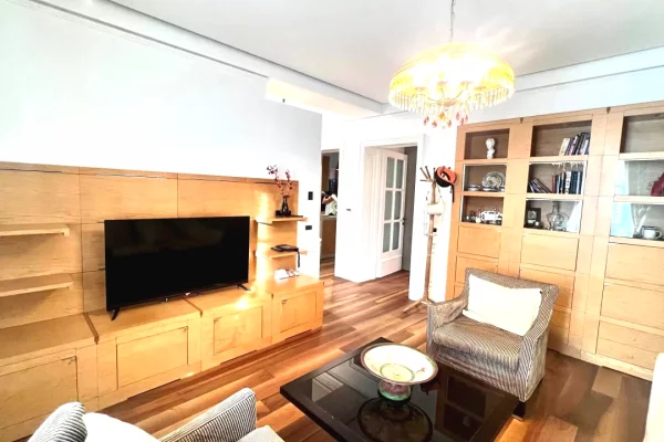 Shtepi me qera Apartament ne Tirane, 1+1, Mobilimi E mobiluar, Pagesa 60,000  Leke.