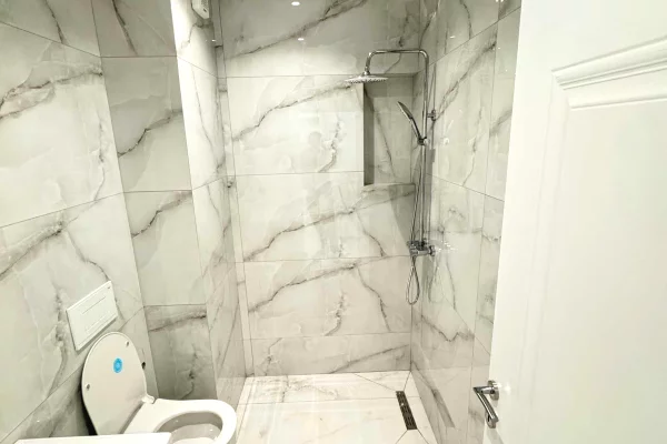 Shtepi me qera Apartament ne Tirane, 2+1, Mobilimi E mobiluar, Pagesa 45,000  Leke.