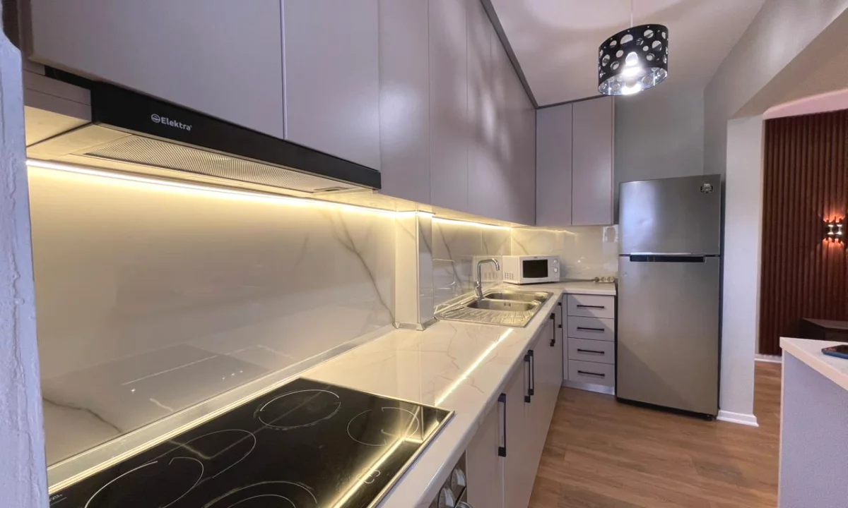 Shtepi ne shitje Apartament ne Tirane, 2+1, Mobilimi E mobiluar, Pagesa 145,000  Euro.
