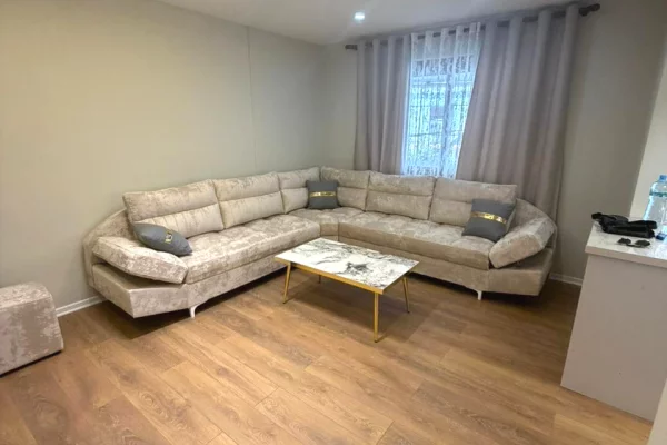Shtepi ne shitje Apartament ne Tirane, 2+1, Mobilimi E mobiluar, Pagesa 145,000  Euro.