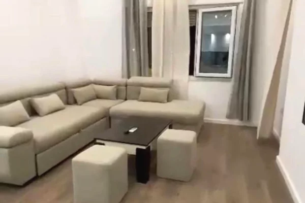 Shtepi me qera Apartament ne Tirane, 1+1, Mobilimi E mobiluar, Pagesa 55,000  Leke.