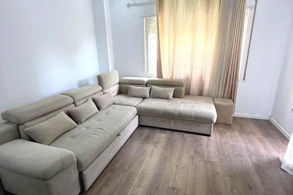 Shtepi me qera 1+1 ne Tirane - 55,000 Leke
