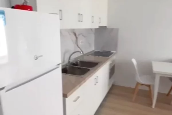 Shtepi me qera Apartament ne Tirane, 1+1, Mobilimi E mobiluar, Pagesa 40,000  Leke.
