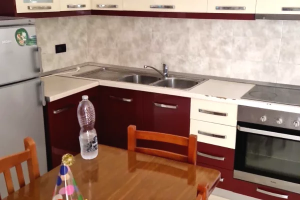 Shtepi me qera 1+1 ne Tirane - 50,000 Leke