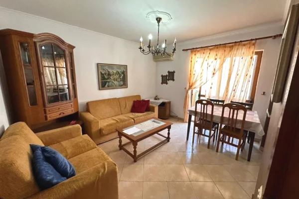 Jepet me qera Apartamenti 2+1 te Marteniteti i Ri