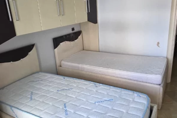 Shtepi me qera Apartament ne Tirane, 2+1, Mobilimi E mobiluar, Pagesa 50,000  Leke.