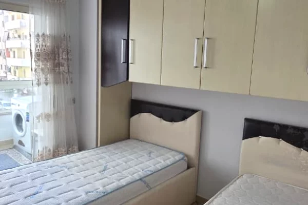Shtepi me qera Apartament ne Tirane, 2+1, Mobilimi E mobiluar, Pagesa 50,000  Leke.