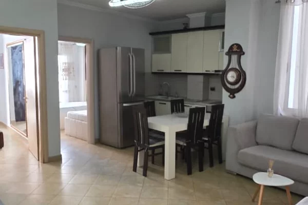 Shtepi me qera Apartament ne Tirane, 2+1, Mobilimi E mobiluar, Pagesa 50,000  Leke.