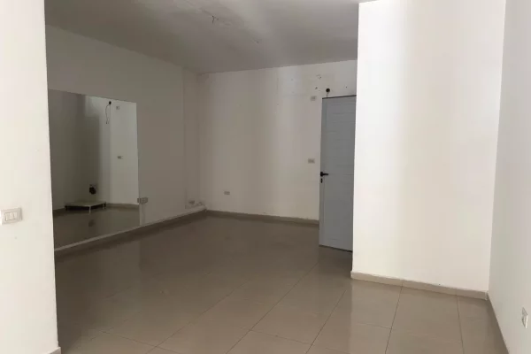 Jepet me qira ambient biznesi tek Komuna e Parisit