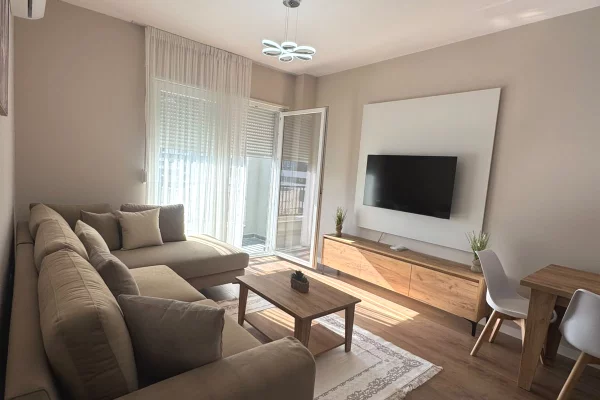 Jepet me qera apartament 2+1 Univers City