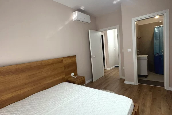 Shtepi me qera Apartament ne Tirane, 2+1, Mobilimi E mobiluar, Pagesa 55,000  Leke.