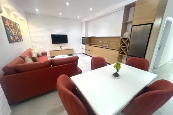Shtepi me qera 1+1 ne Tirane - 70,000 Leke