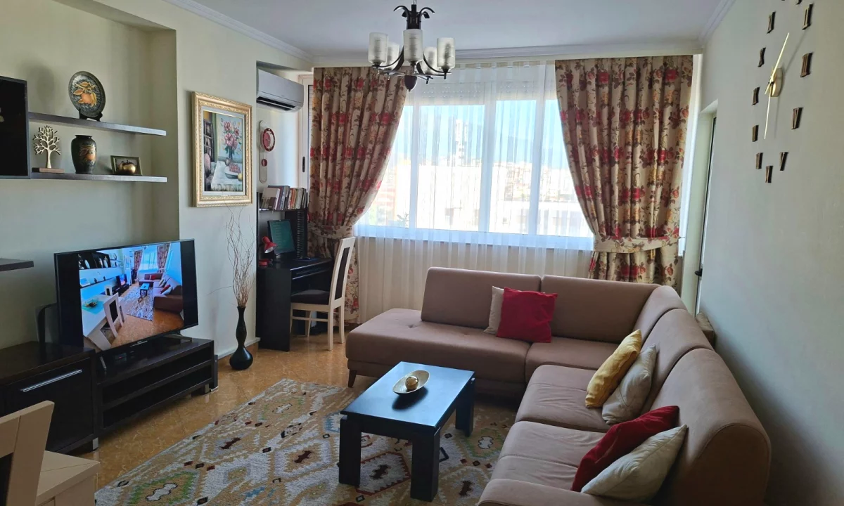 Shtepi ne shitje Apartament ne Tirane, 1+1, Mobilimi E mobiluar, Pagesa 125,000  Euro.