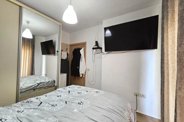 Shtepi me qera Apartament ne Tirane, 1+1, Mobilimi E mobiluar, Pagesa 40,000  Leke.