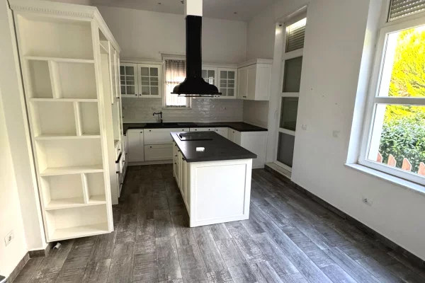 Luxury villas for rent in Tirana 5+1, Furnished