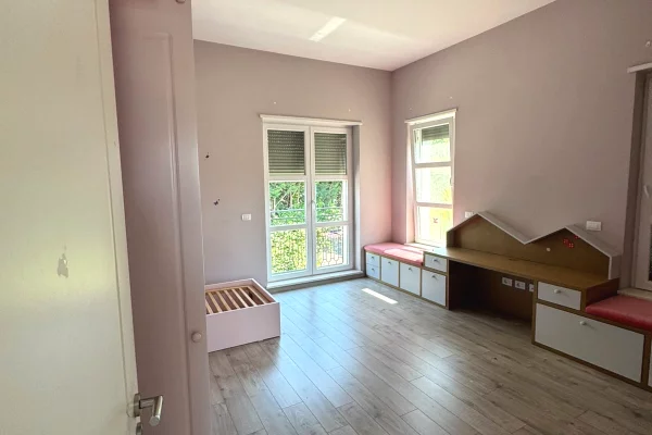 Luxury villas for rent in Tirana 5+1, Furnished