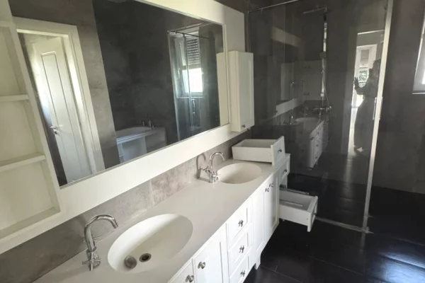 Luxury villas for rent in Tirana 5+1, Furnished