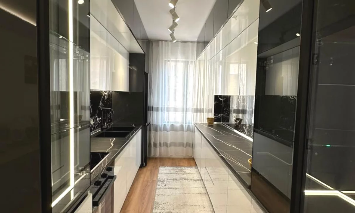 Shtepi ne shitje Apartament ne Tirane, 2+1, Mobilimi E mobiluar, Pagesa 255,000  Euro.