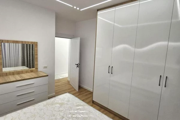 Shtepi ne shitje Apartament ne Tirane, 2+1, Mobilimi E mobiluar, Pagesa 158,000  Euro.