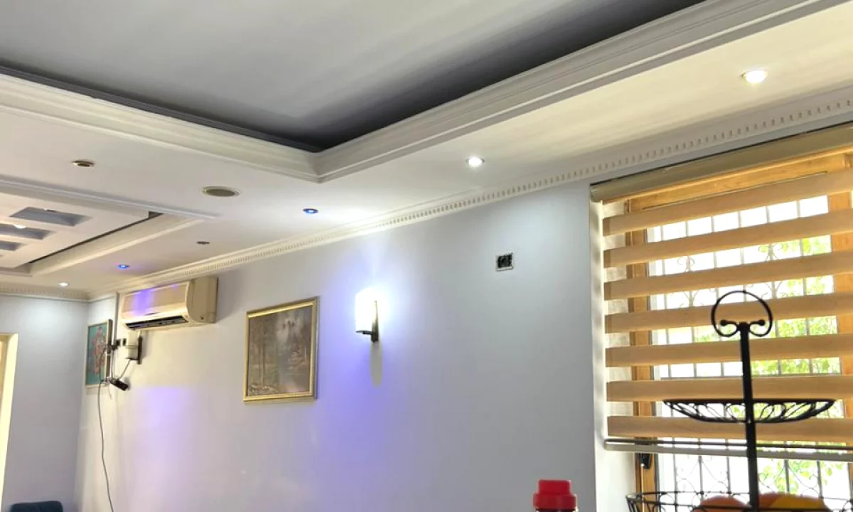 Shitet ambient biznesi tek Rruga Asim Vokshi