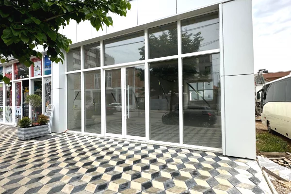 Ambient biznesi ne shitje 1+1 ne Tirane - 314,670 Euro