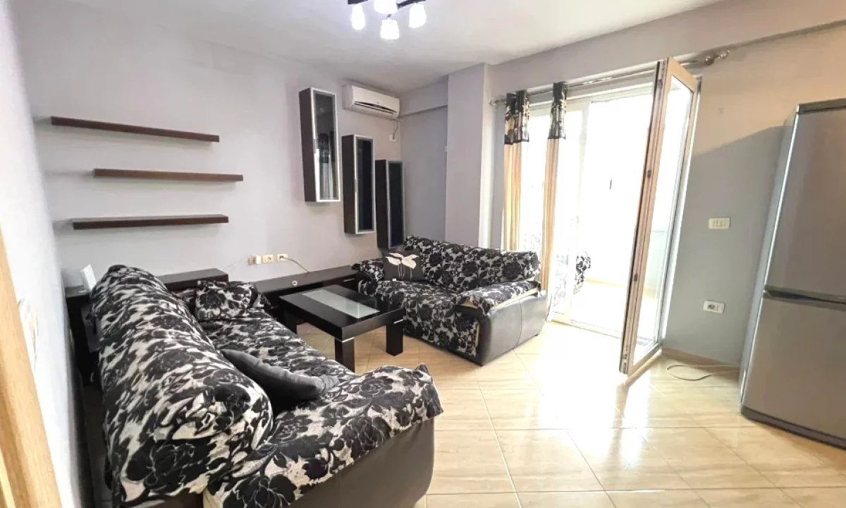 Shtepi me qera Apartament ne Tirane, 2+1, Mobilimi E mobiluar, Pagesa 52,000  Leke.