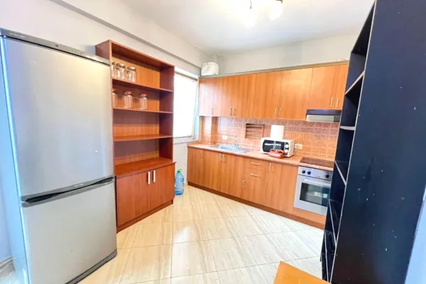 Shtepi me qera 2+1 ne Tirane - 52,000 Leke