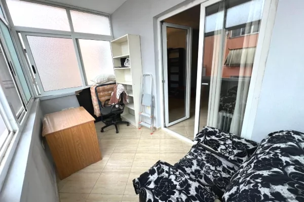 Shtepi me qera Apartament ne Tirane, 2+1, Mobilimi E mobiluar, Pagesa 52,000  Leke.