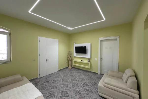 Shtepi me qera Shtepi Private ne Tirane, 3+1, Mobilimi E mobiluar, Pagesa 850  Euro.