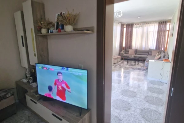 Shtepi ne shitje Shtepi Private ne Tirane, 4+1, Mobilimi E mobiluar, Pagesa 400,000  Euro.