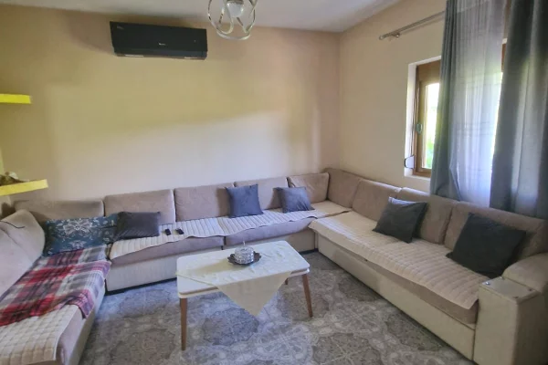 Shtepi ne shitje Shtepi Private ne Tirane, 4+1, Mobilimi E mobiluar, Pagesa 400,000  Euro.