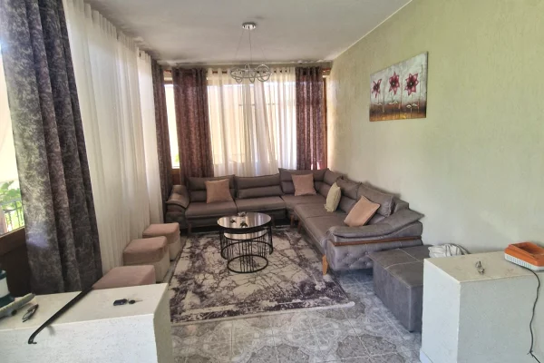 Shtepi ne shitje Shtepi Private ne Tirane, 4+1, Mobilimi E mobiluar, Pagesa 400,000  Euro.