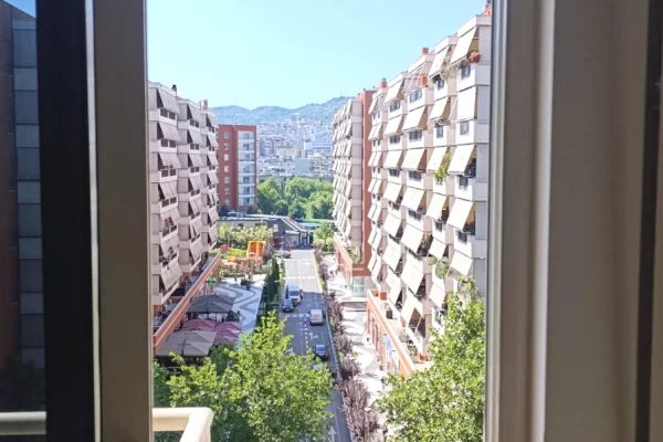 Shtepi me qera Apartament ne Tirane, 1+1, Mobilimi E mobiluar, Pagesa 50,000  Leke.