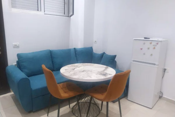 Shtepi me qera Apartament ne Tirane, 1+1, Mobilimi E mobiluar, Pagesa 37,000  Leke.