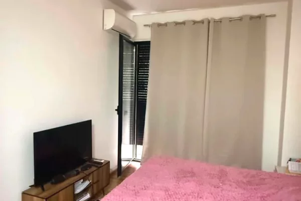 Shtepi me qera Apartament ne Tirane, 1+1, Mobilimi E mobiluar, Pagesa 60,000  Leke.