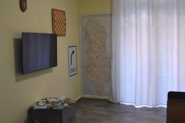 Shtepi me qera Apartament ne Tirane, 1+1, Mobilimi E mobiluar, Pagesa 500  Euro.