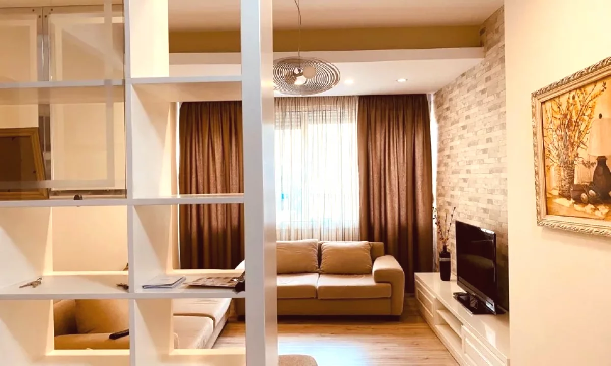 Shtepi me qera Apartament ne Tirane, 2+1, Mobilimi E mobiluar, Pagesa 680  Euro.