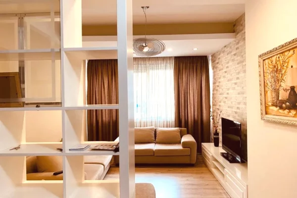 Jepet me qera Apartamenti 2+1 tek Brryli