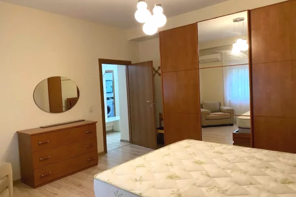 Shtepi me qera Apartament ne Tirane, 2+1, Mobilimi E mobiluar, Pagesa 680  Euro.