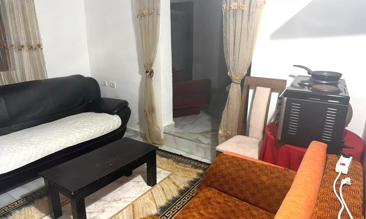 Shtepi me qera Apartament ne Tirane, 1+1, Mobilimi E mobiluar, Pagesa 40,000  Leke.