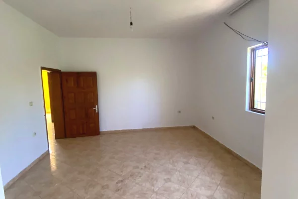 Shtepi me qera 1+1 ne Tirane - 18,000 Leke