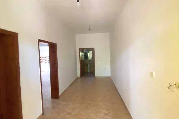 Shtepi me qera Shtepi Private ne Tirane, 1+1, Mobilimi Bosh, pa mobiluar, Pagesa 18,000  Leke.
