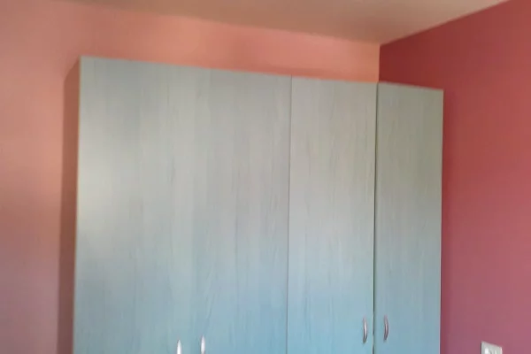 Shtepi ne shitje Apartament ne Tirane, 3+1, Mobilimi E mobiluar, Pagesa 323,000  Euro.