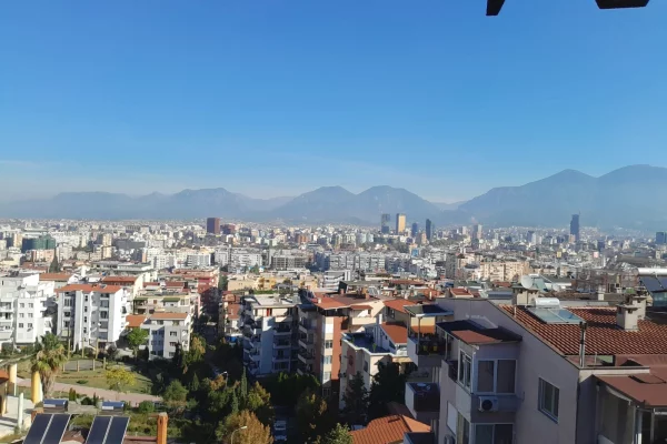 Shtepi ne shitje Apartament ne Tirane, 3+1, Mobilimi E mobiluar, Pagesa 323,000  Euro.