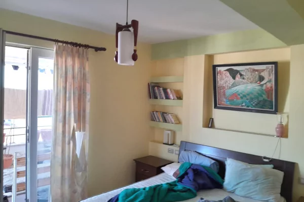 Shtepi ne shitje Apartament ne Tirane, 3+1, Mobilimi E mobiluar, Pagesa 323,000  Euro.