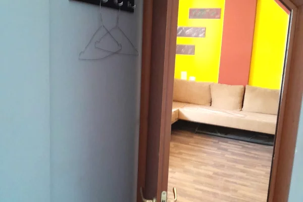 Shtepi ne shitje Apartament ne Tirane, 3+1, Mobilimi E mobiluar, Pagesa 323,000  Euro.
