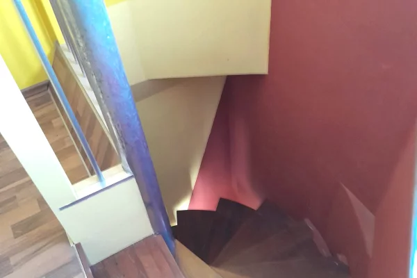 Shtepi ne shitje Apartament ne Tirane, 3+1, Mobilimi E mobiluar, Pagesa 323,000  Euro.
